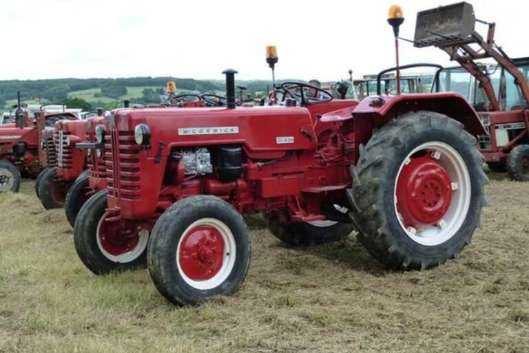 l&rsquo;histoire du tracteur rouge : Collection et utilisation des anciens modèles